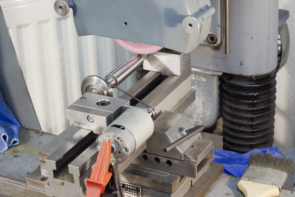 Cylindrical grinding attachement 